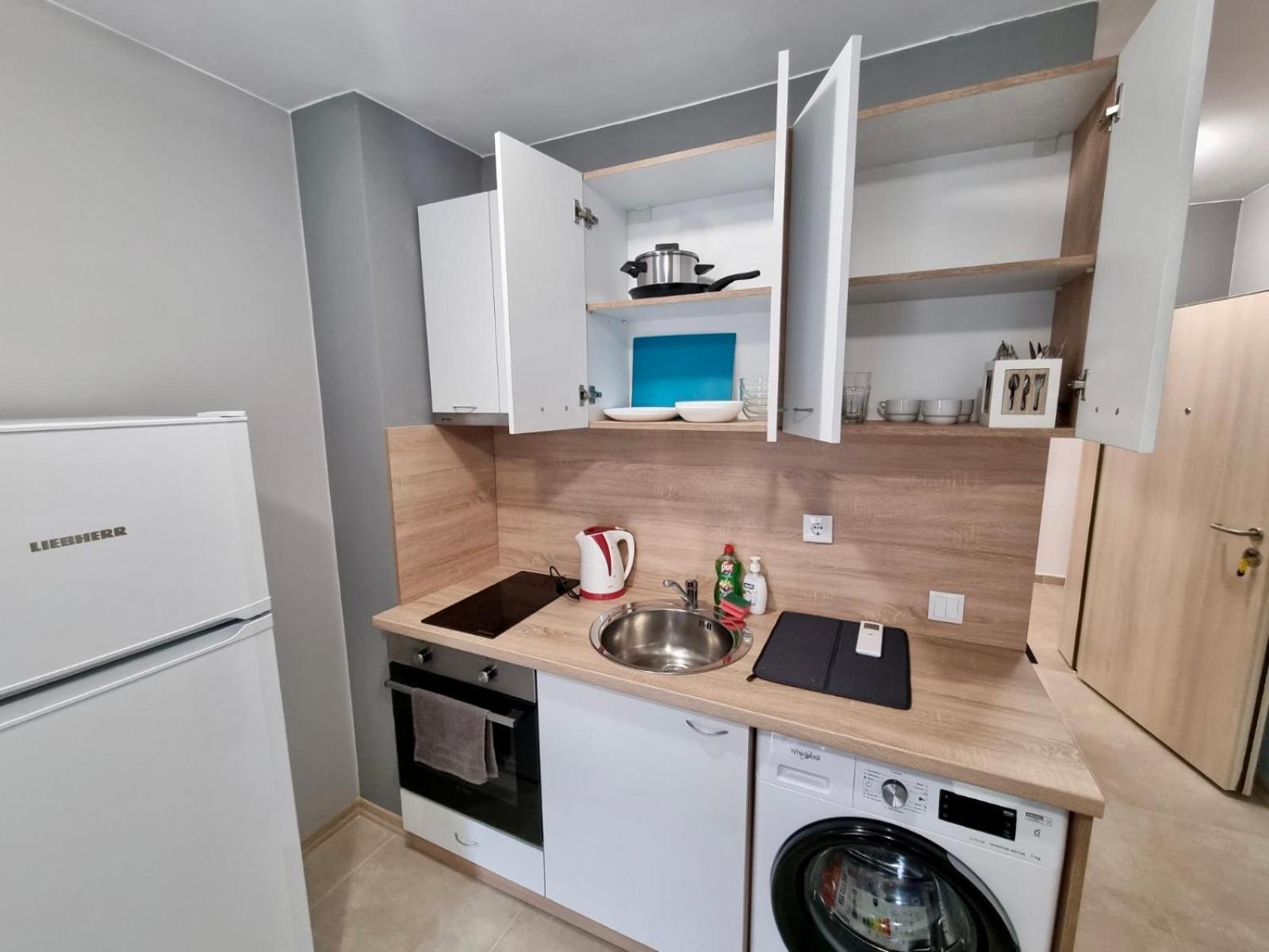 Best Family Apartments & Private Parking Sofia Exteriör bild